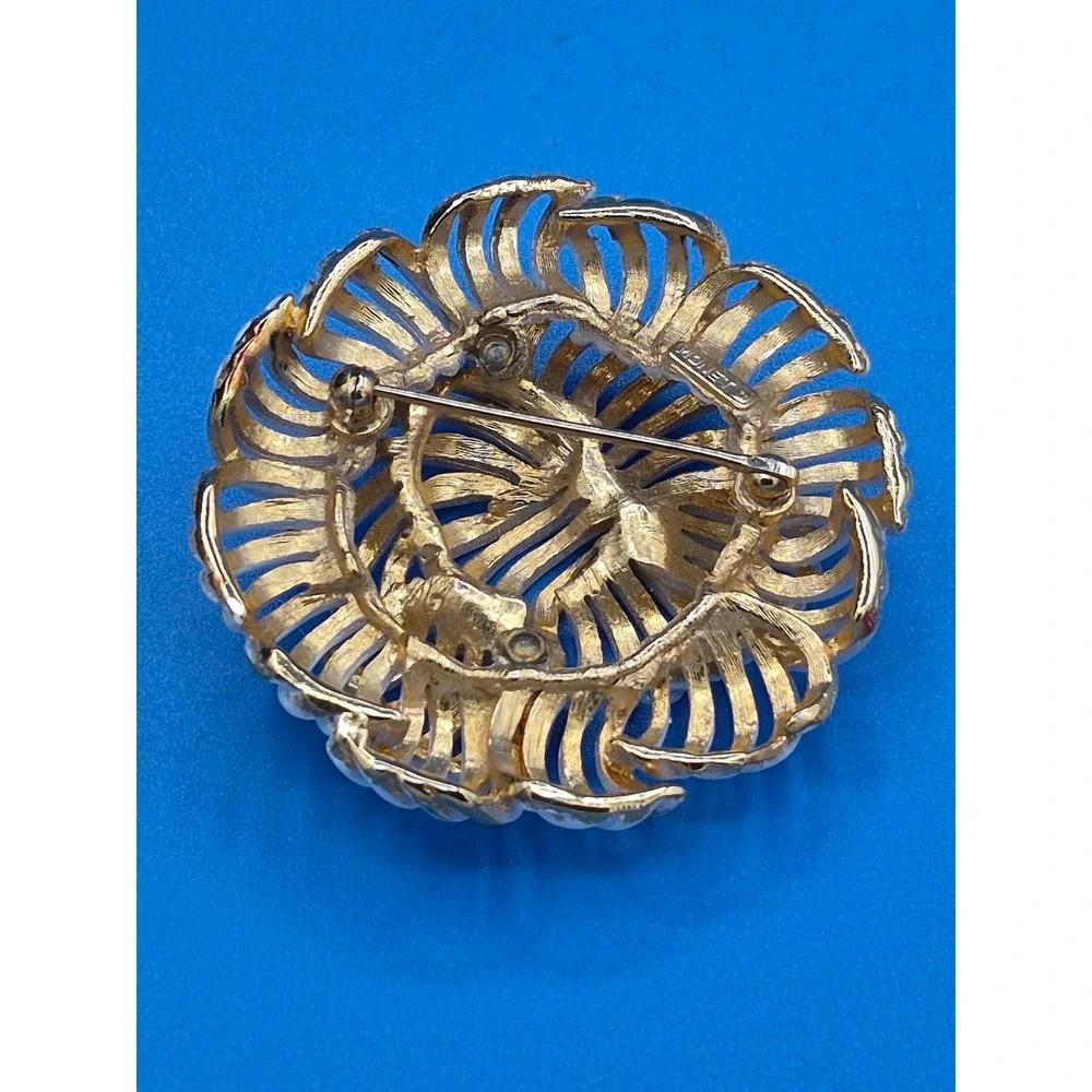 Vintage Monet Swirl Brooch White Gold Tone Enamel Layered Round Pin Accessory